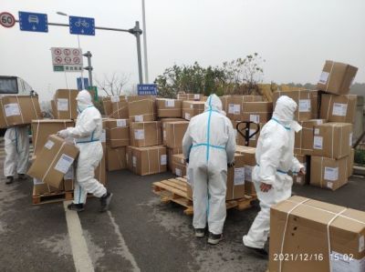 “虞”你偕行 共克时艰——2003网站太阳集团医药下属浙江2003网站太阳集团药业向上虞捐赠12000套防疫物资！
