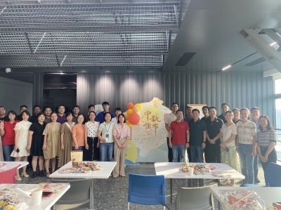 望天上明月 寄人世团圆，，，，，，在富厚多彩的运动中欢度中秋